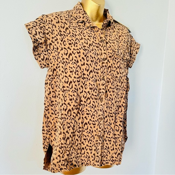 C&C California leopard Animal Print short sleeve button up Shirt - Picture 2 of 4